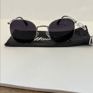 Blender Round Metal Frame Sunglasses - Silver with Black Lenses